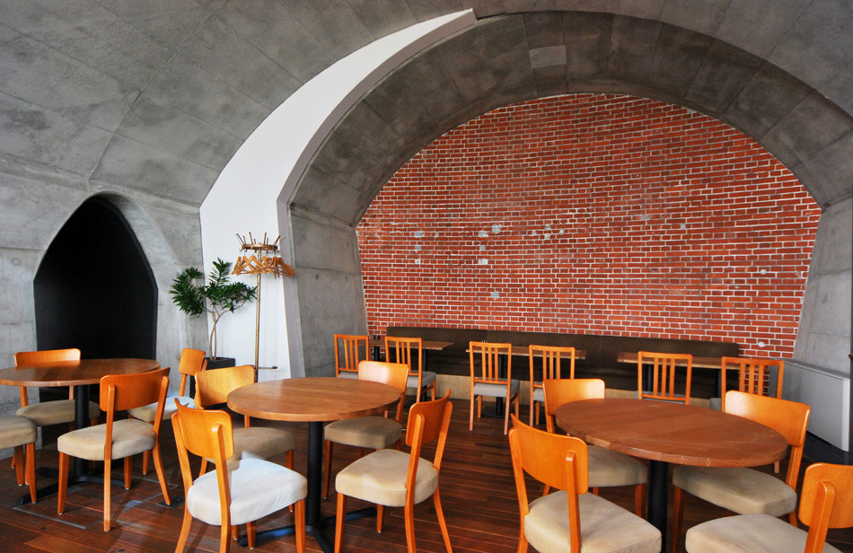 mikan maach ecute manseibashi designboom