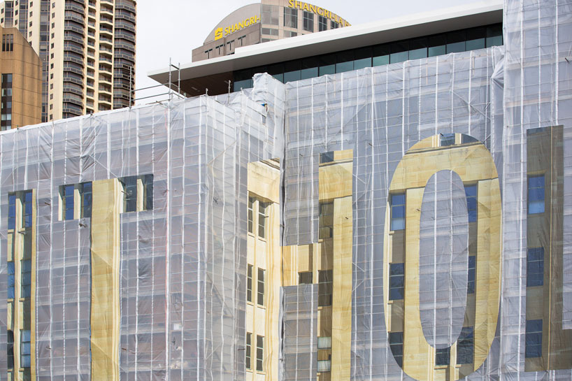 mike-hewson-it-holds-up-mca-australia-designboom-04