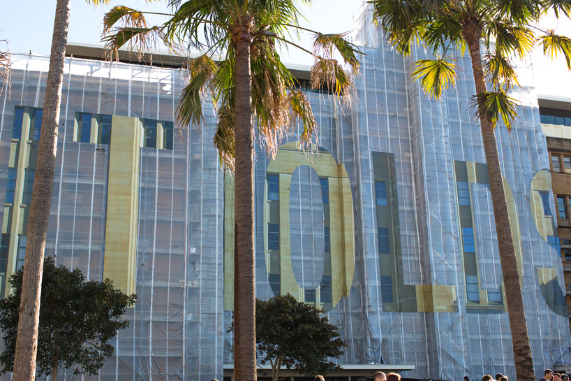 mike-hewson-it-holds-up-mca-australia-designboom-06