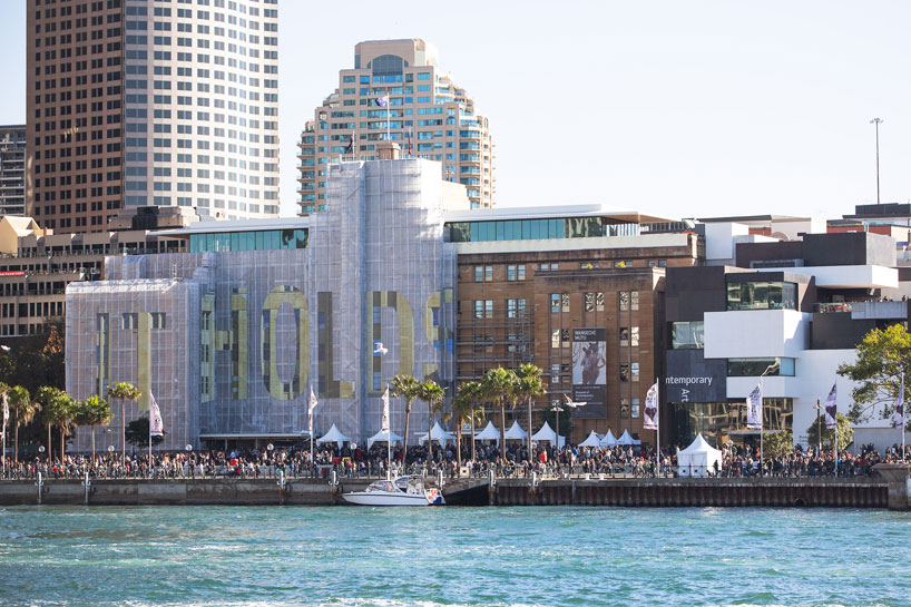 mike-hewson-it-holds-up-mca-australia-designboom-07