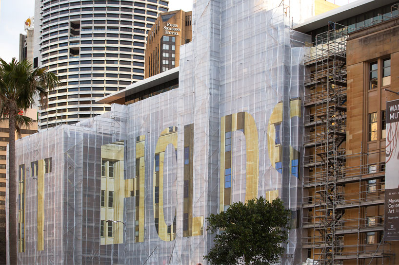 mike-hewson-it-holds-up-mca-australia-designboom-13
