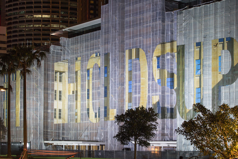 mike-hewson-it-holds-up-mca-australia-designboom-19