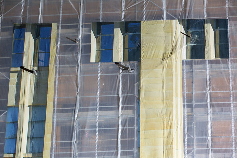 mike-hewson-it-holds-up-mca-australia-designboom-21