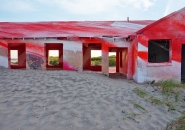 katharina-grosse-moma-ps1-rockway-installation-designboom-052