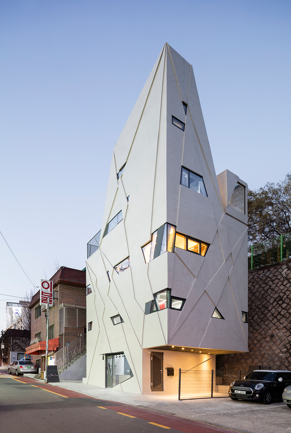 moon hoon dogok maximum house seoul korea designboom