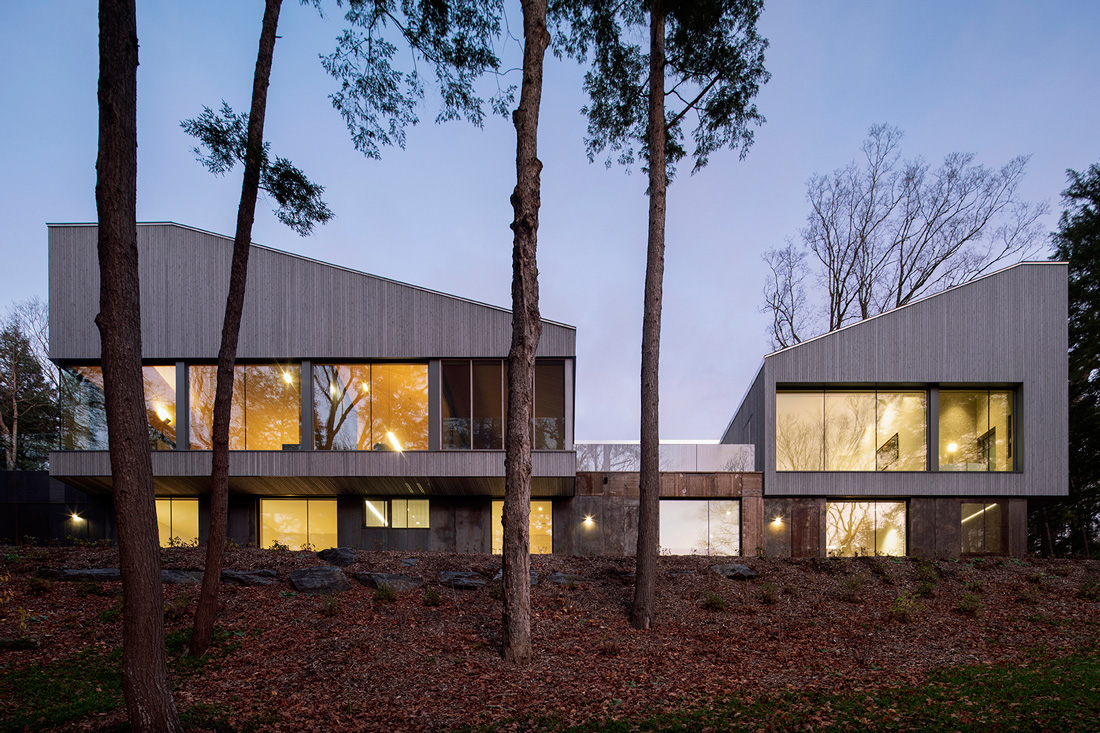 naturehumaine-memphremagog-lake-house-canada-designboom-b