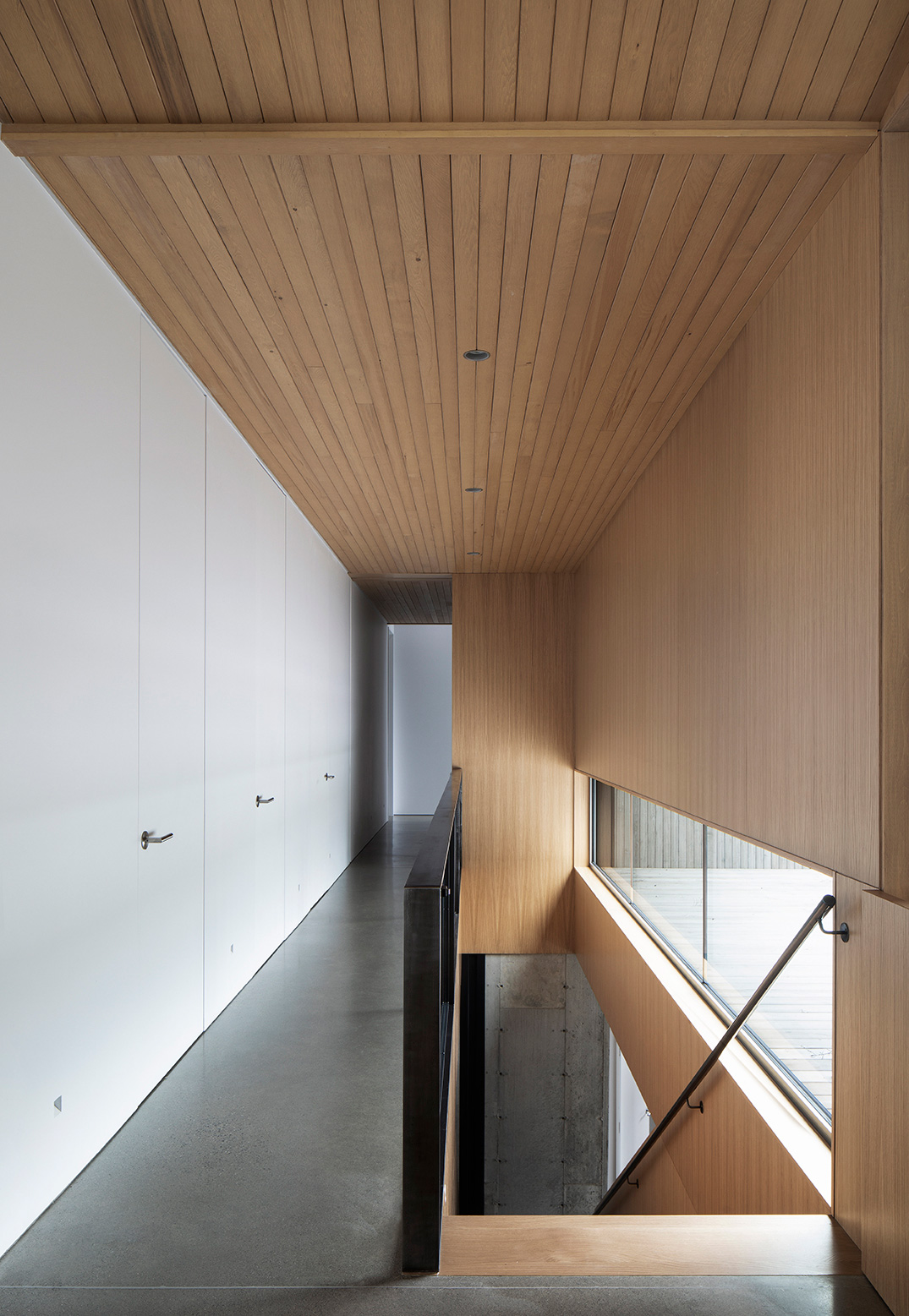 naturehumaine-memphremagog-lake-house-canada-designboom-i