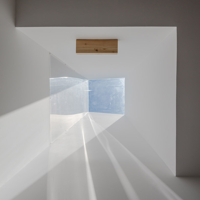 nelson-resende-house-renovation-ovar-designboom-20