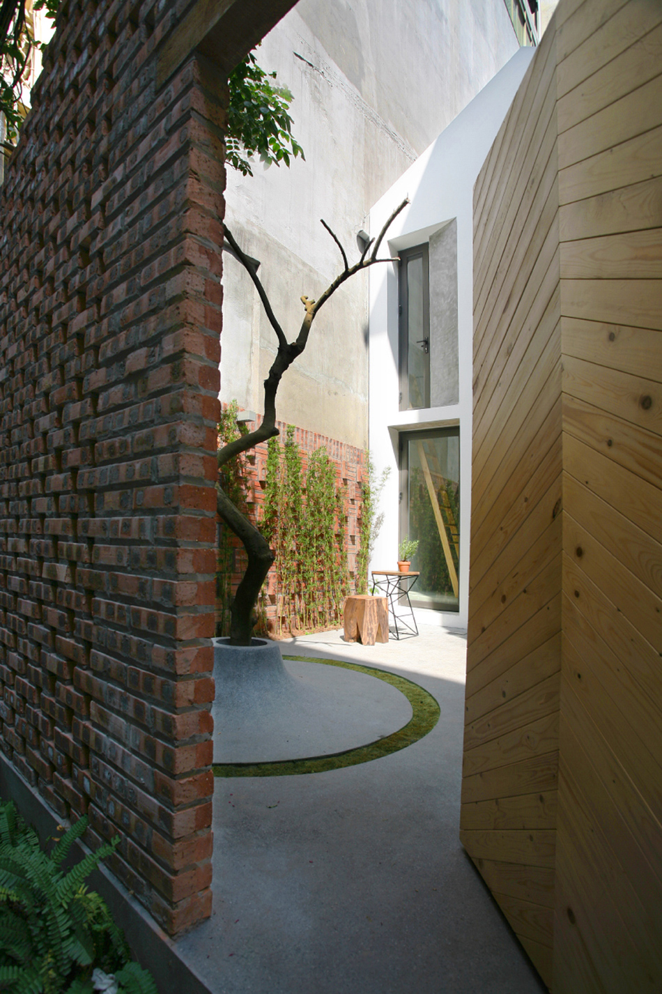 nghia-architect maison t brick facade hanoi vietnam designboom