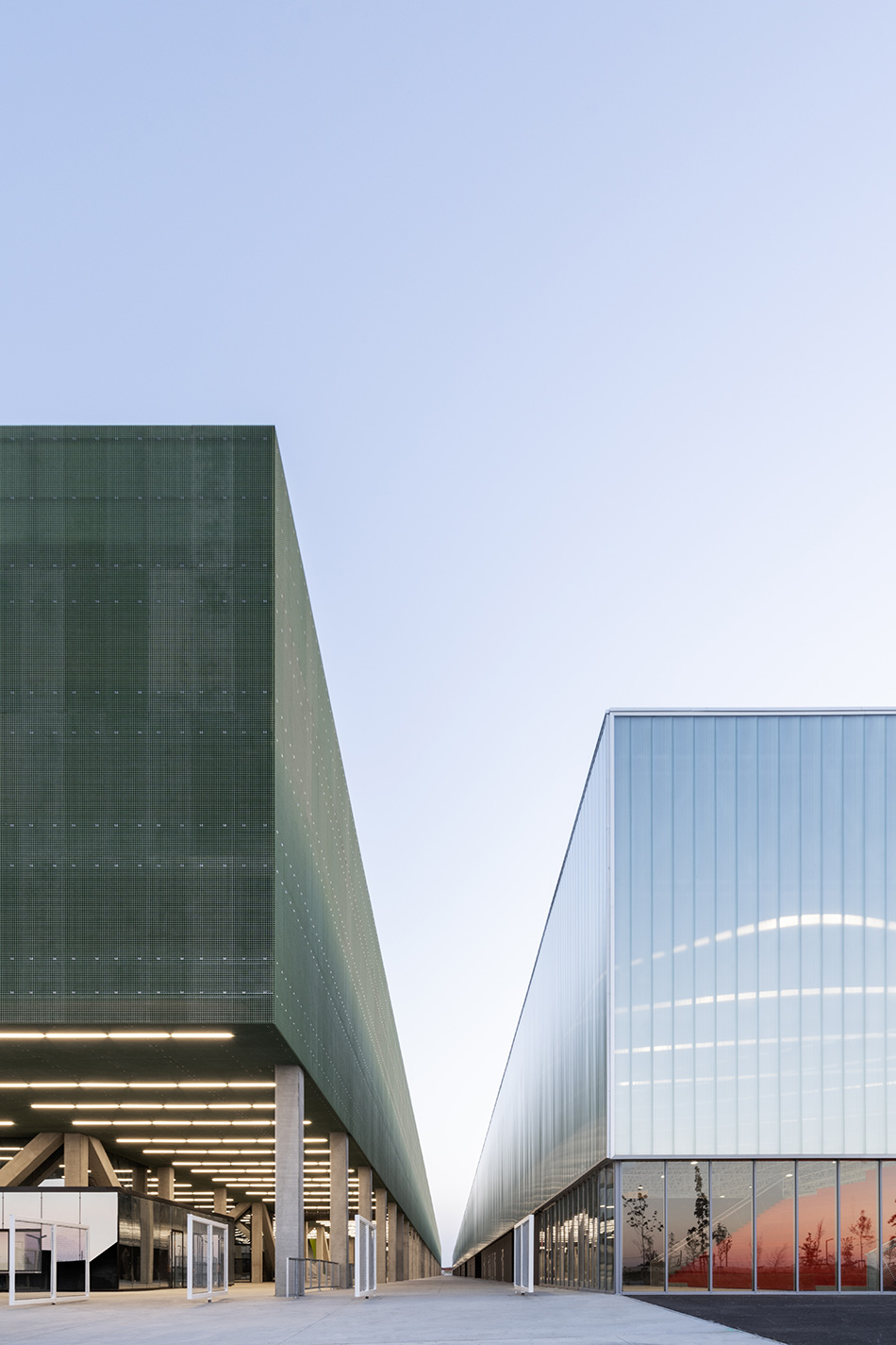 OMA MEETT toulouse exhibition convention centre designboom