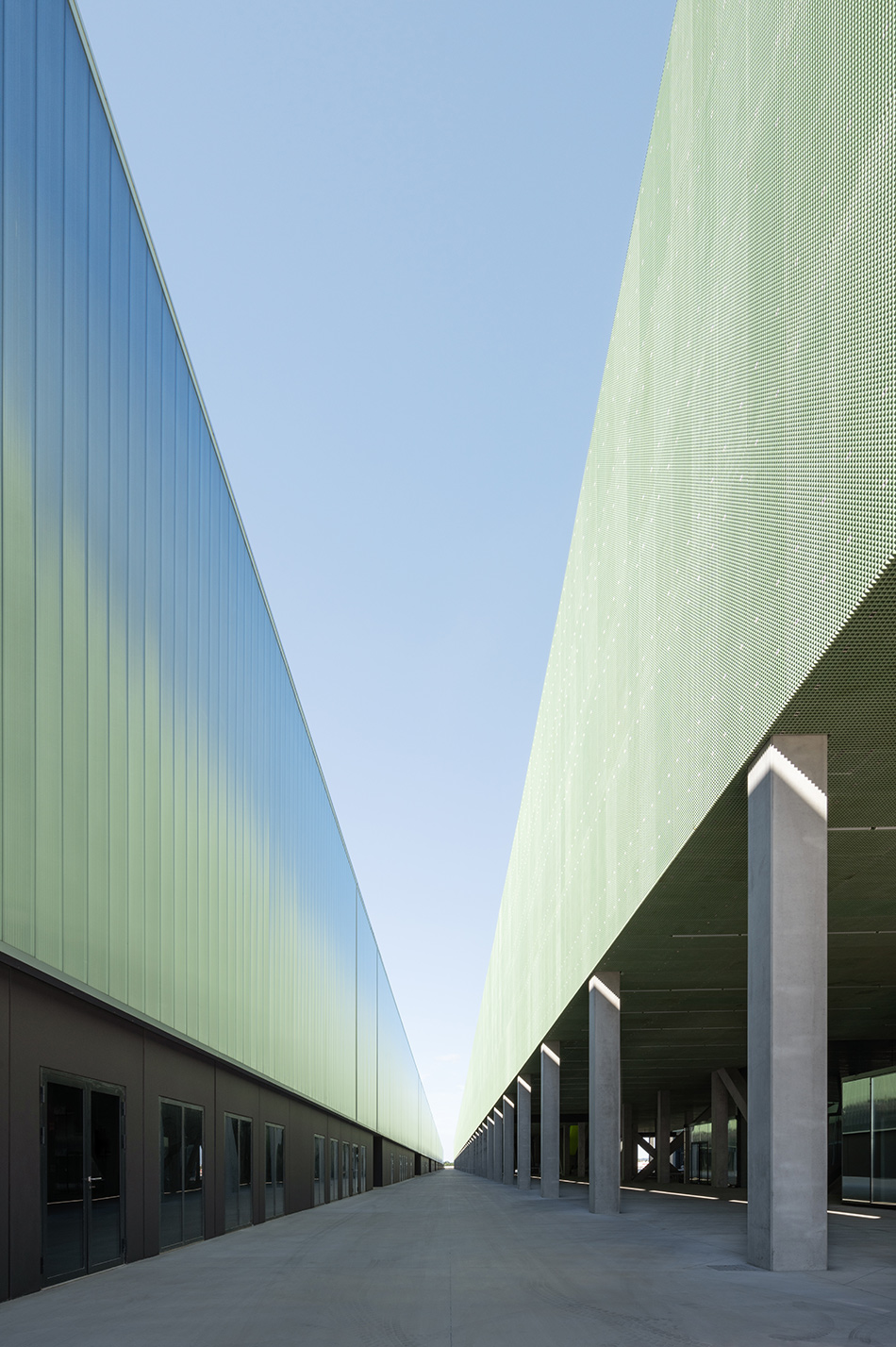 OMA MEETT toulouse exhibition convention centre designboom