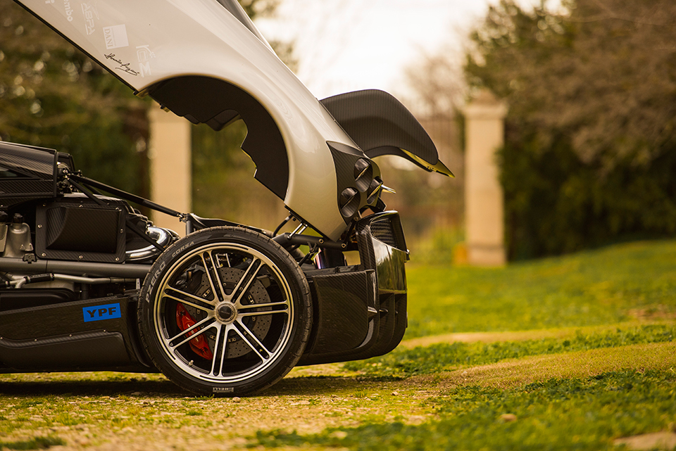 pagani-huayra-bc-designboom-gallery06