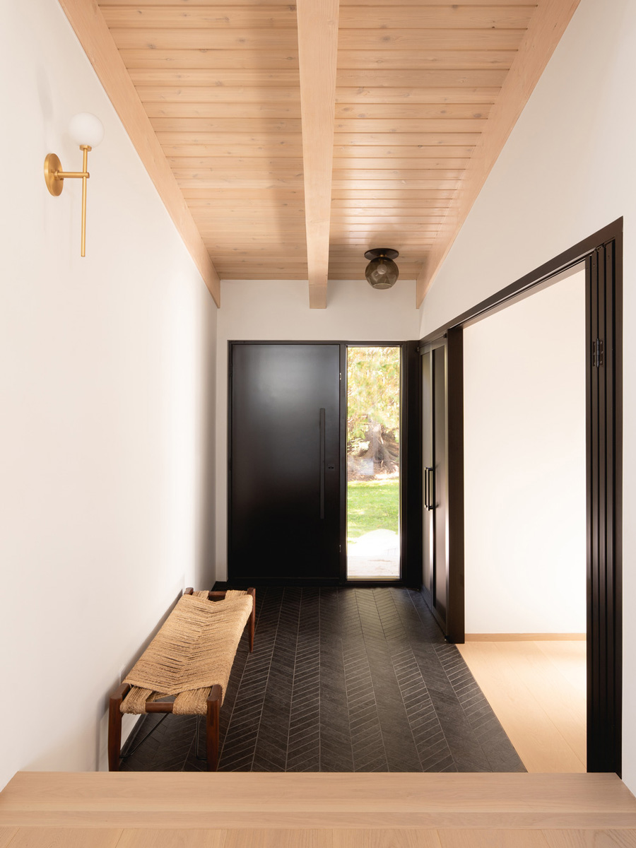paul-bernier-architecte-cottage-on-the-point-lanaudiere-canada-designboom-a