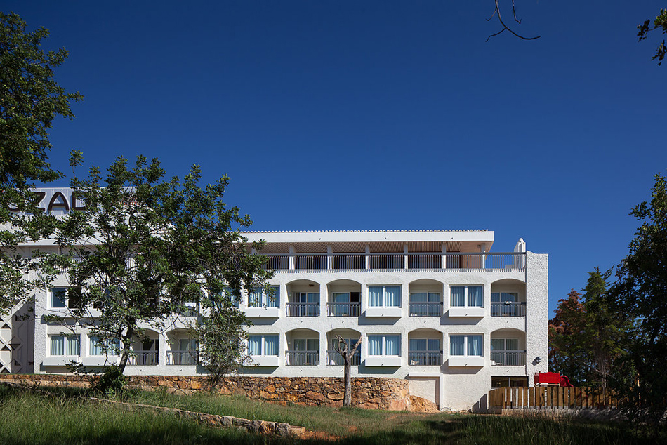 pedro campos costa arquitectos ozadi tavira hotel portugal designboom