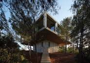 pezo von ellrichshausen casa pezo solo houses spain designboom