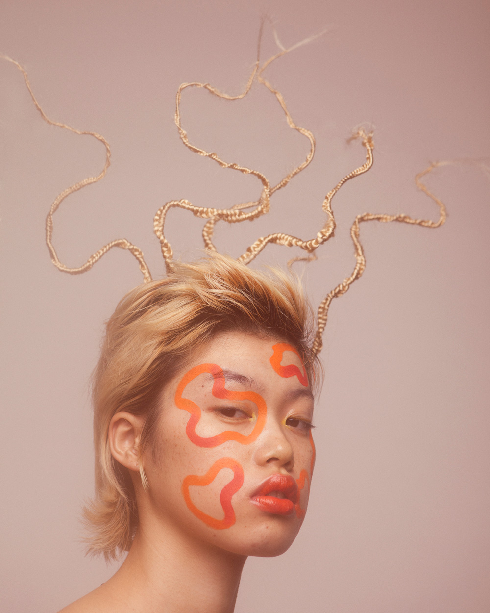 phoebe-walters-makeup-artist-color-designboom-2