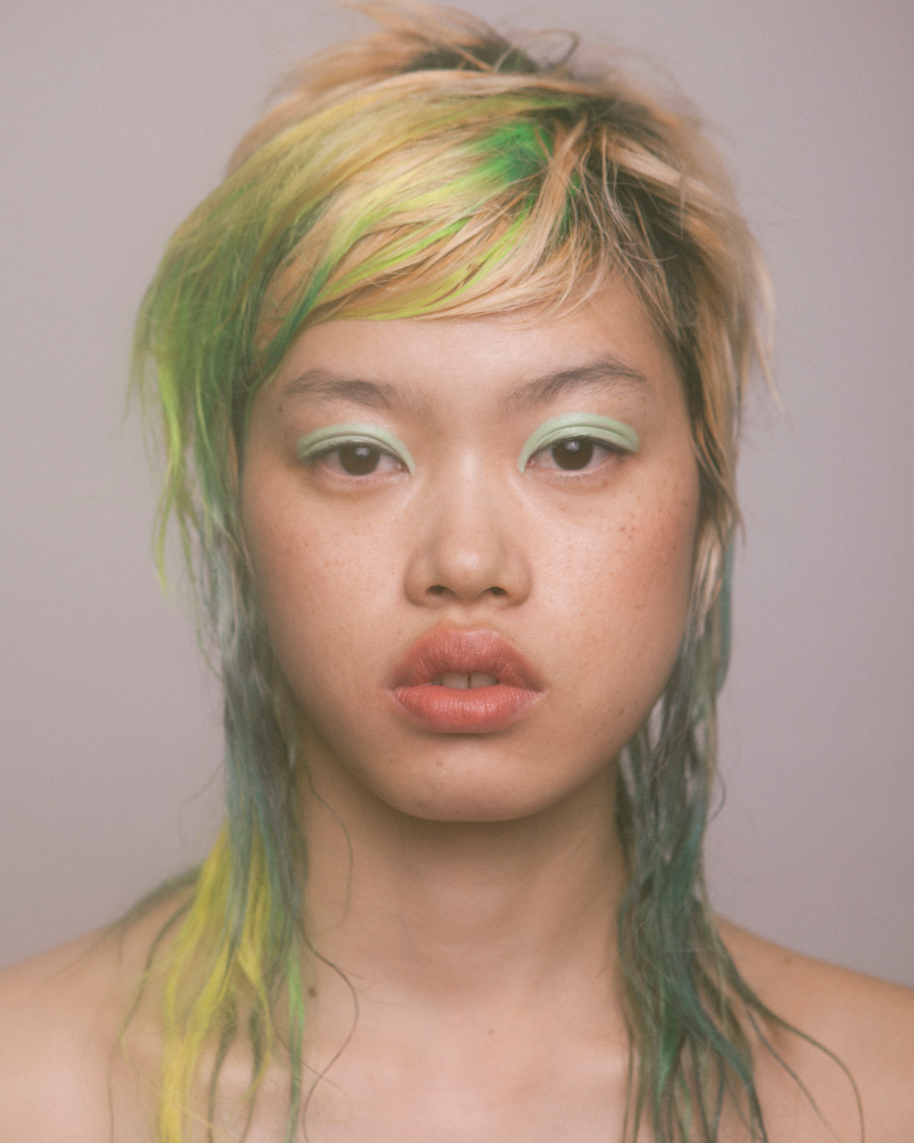 phoebe walters makes a colorful mark on the face of beauty