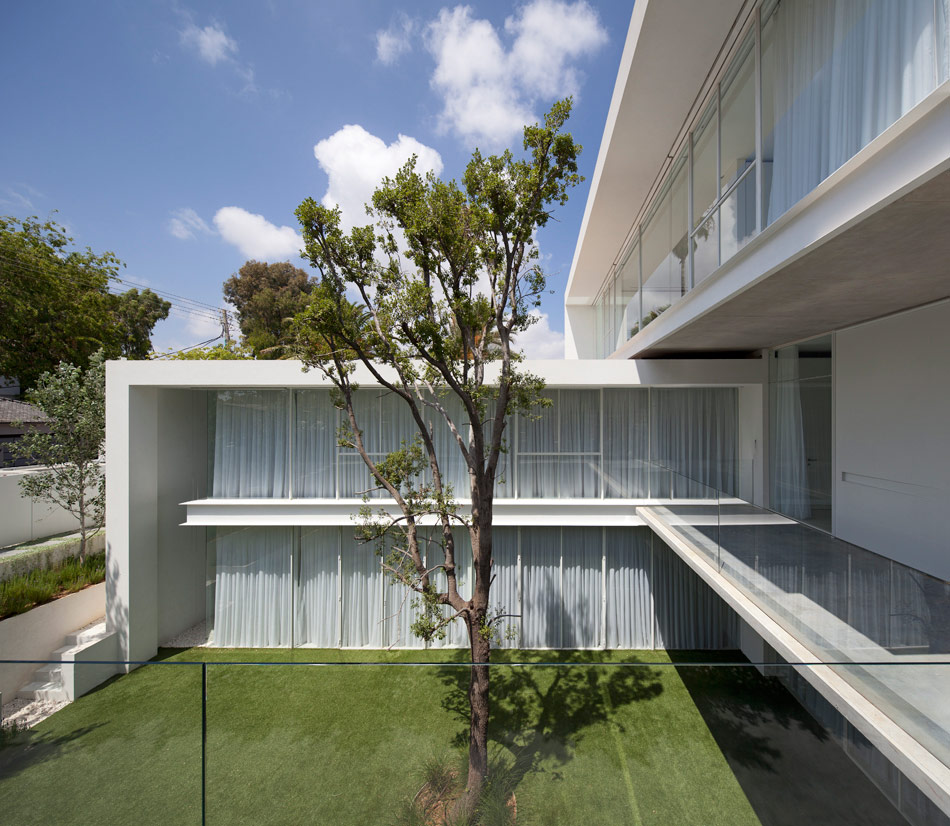 pitsou kedem ramat hasharon house 13 designboom