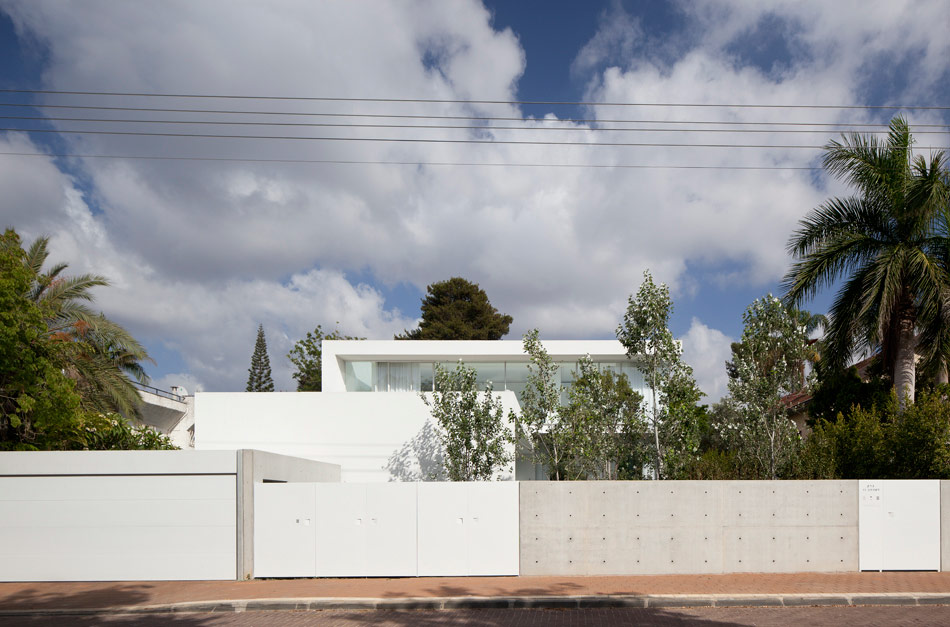 pitsou kedem ramat hasharon house 13 designboom