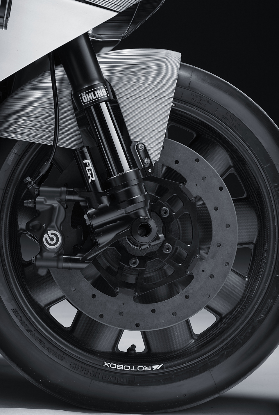 praem-sp3-superbike-designboom-gallery08