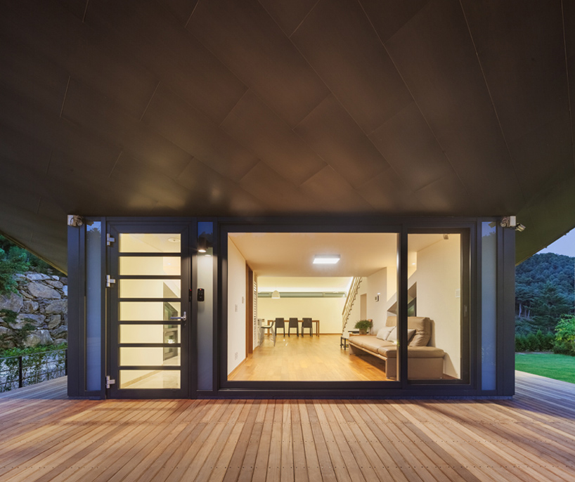 PRAUD leaning house chungpyong korea designboom