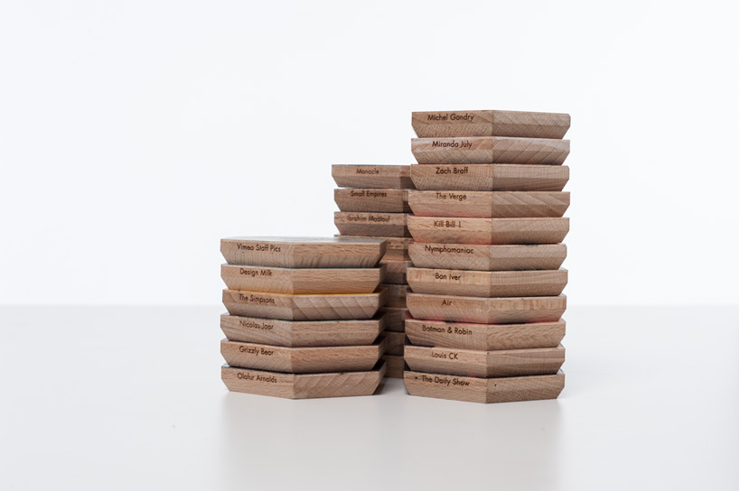 qleek digital wooden blocks share music, podcasts and playlists