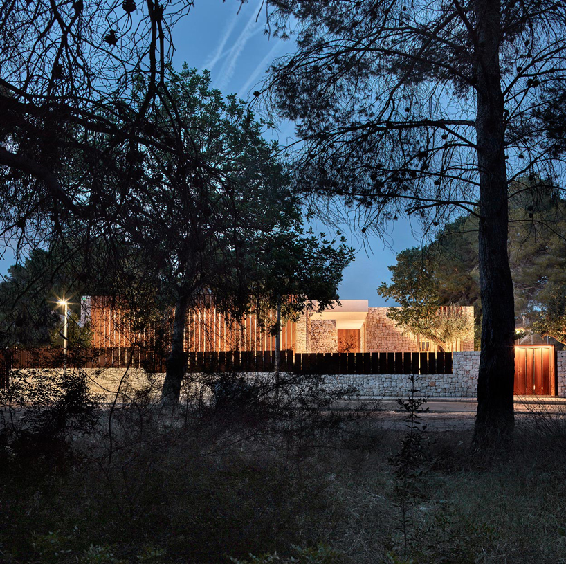 ramon-esteve-house-in-la-canada-valencia-designboom-12