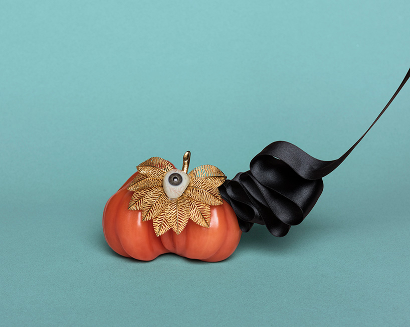 remedios-vincent-the-emperors-new-clothes-gallery-designboom-08