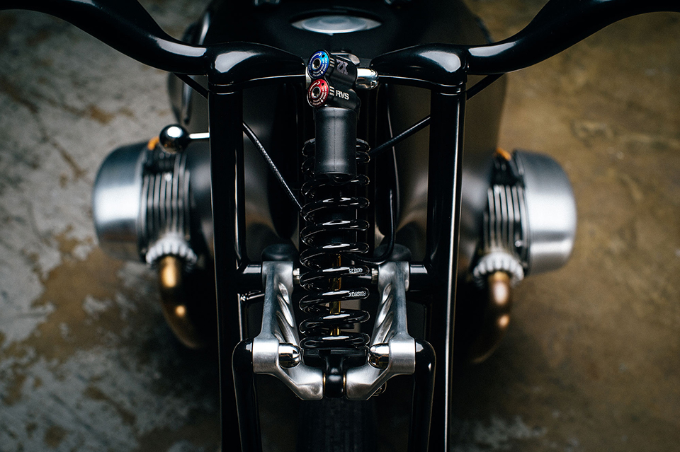 revival-cycles-henne-bmw-landspeeder-designboom-gallery03