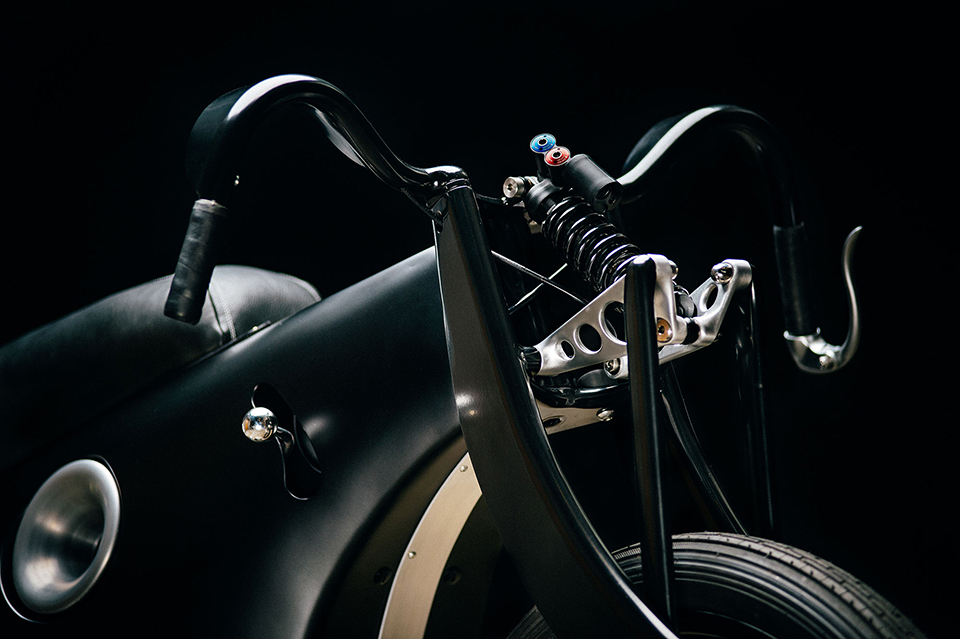 revival-cycles-henne-bmw-landspeeder-designboom-gallery06