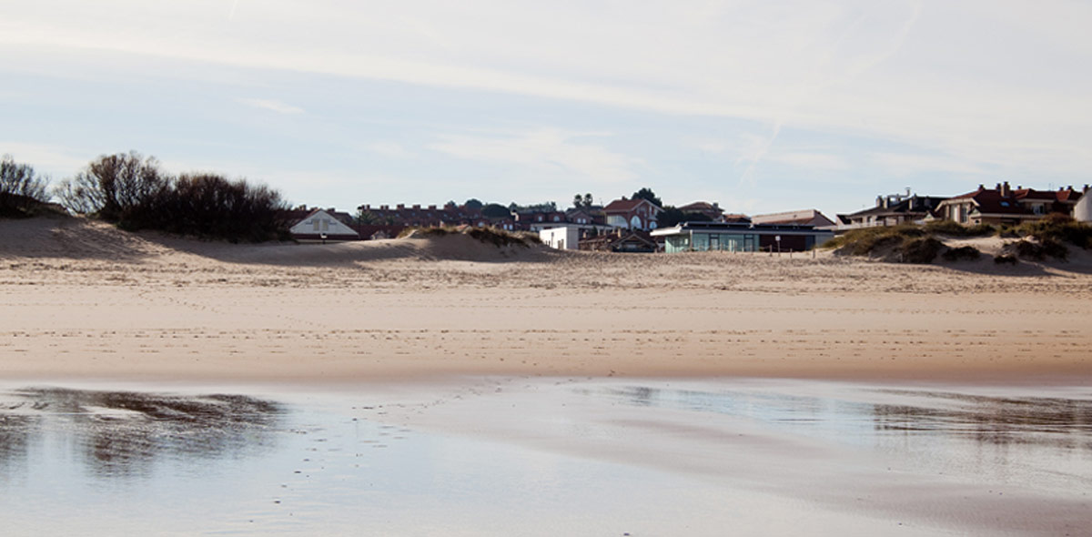 romero soto architects el centro de surf de somo designboom