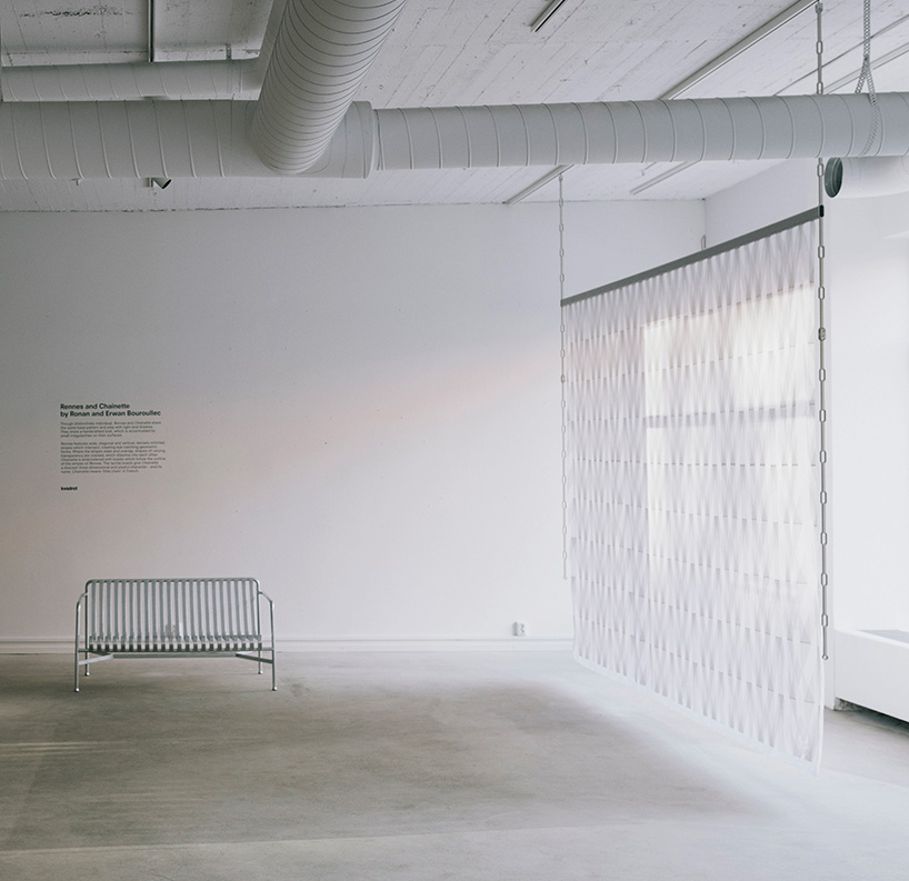 ronan-erwan-bouroullec-rennes-chainette-curtains-kvadrat-designboom-056