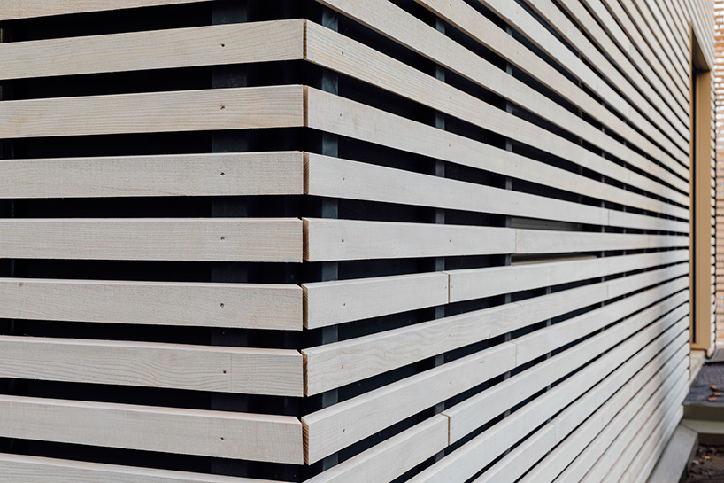 pergola-house-rundzwei-architekt-designboom-08