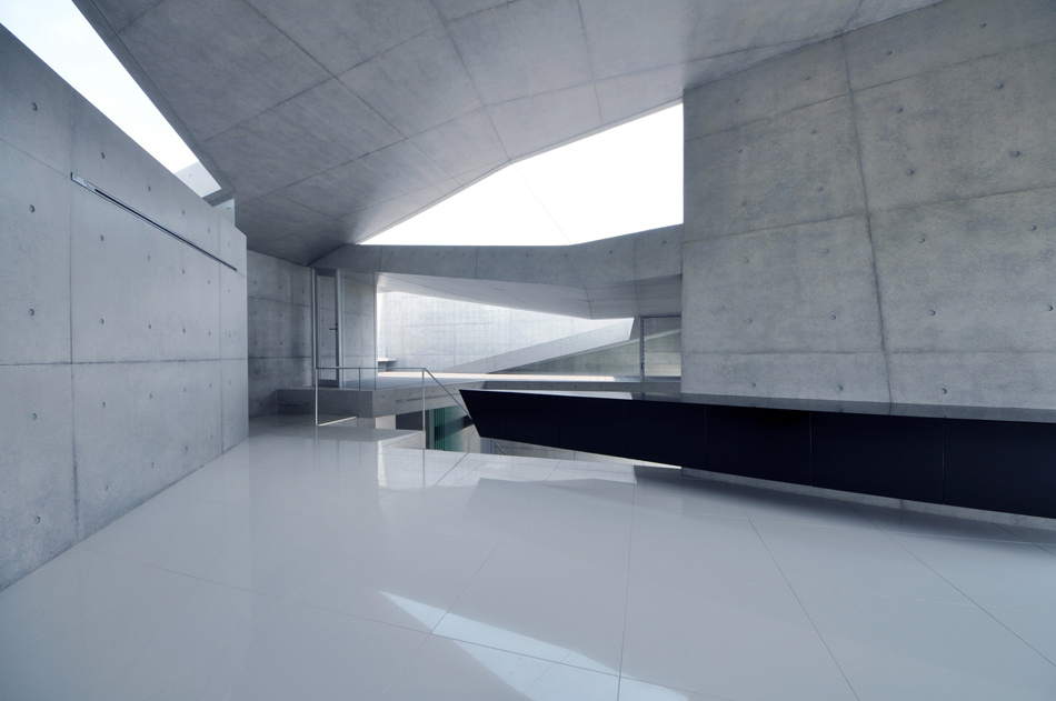 shigeru fuse atelier house in tsutsumino noda japan designboom