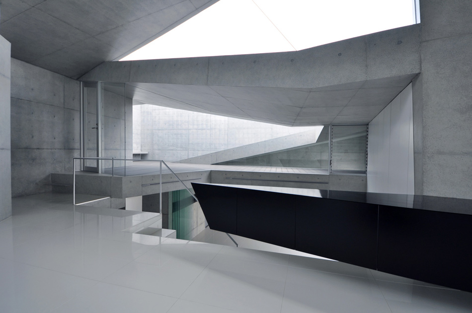 shigeru fuse atelier house in tsutsumino noda japan designboom