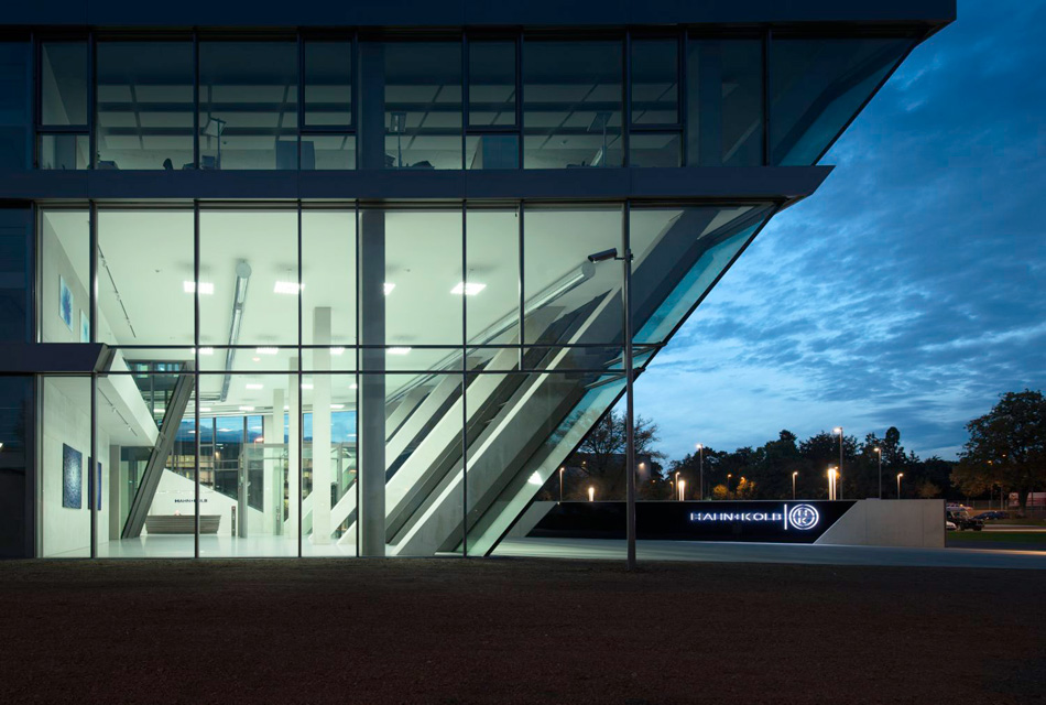 sigrid hintersteininger hahn + kolb logistics center designboom