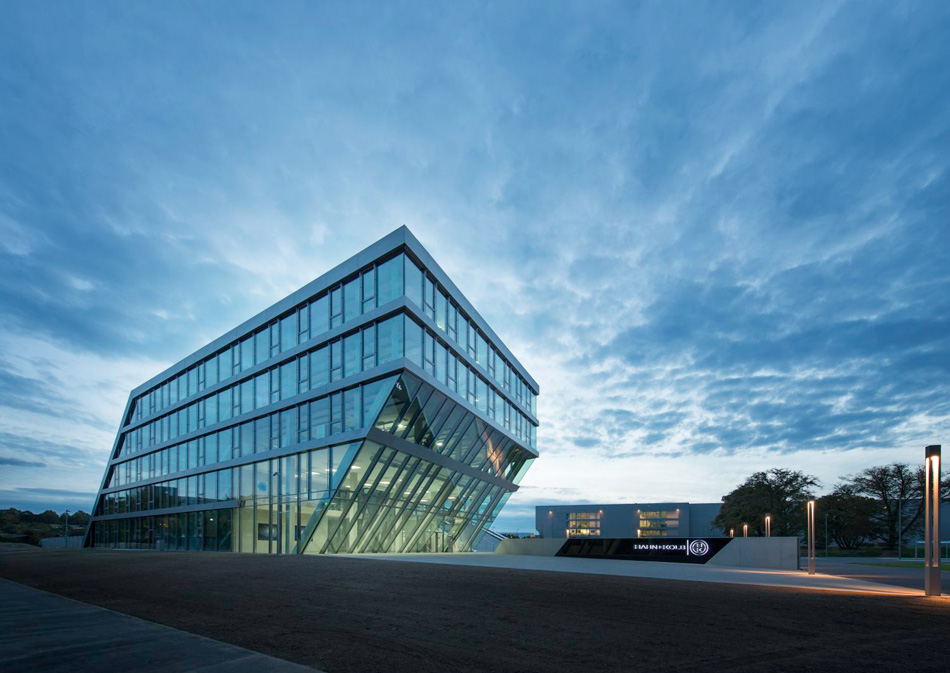 sigrid hintersteininger hahn + kolb logistics center designboom