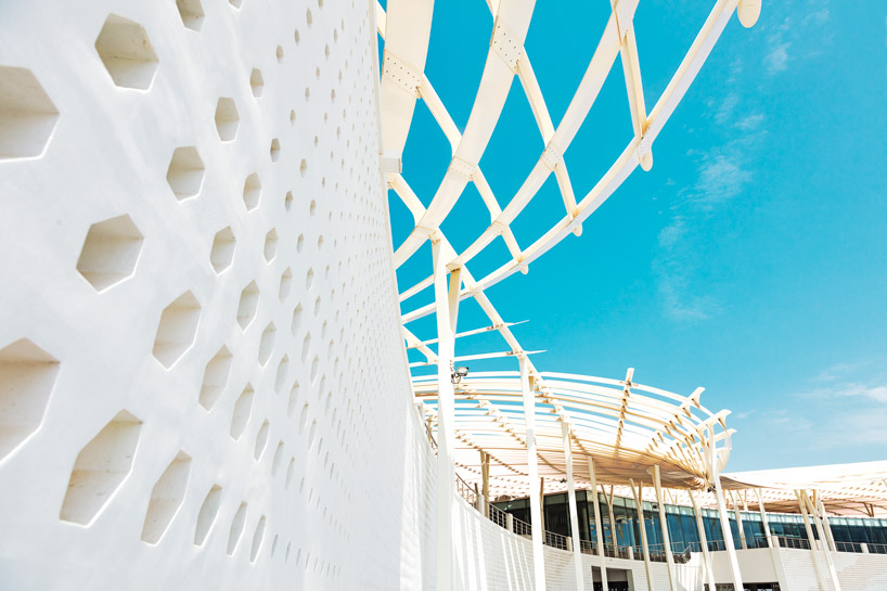 snohetta-mutrah-fish-market-designboom-18