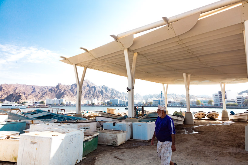 snohetta-mutrah-fish-market-designboom-6