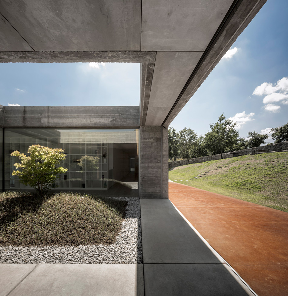 spaceworkers sambade house designboom