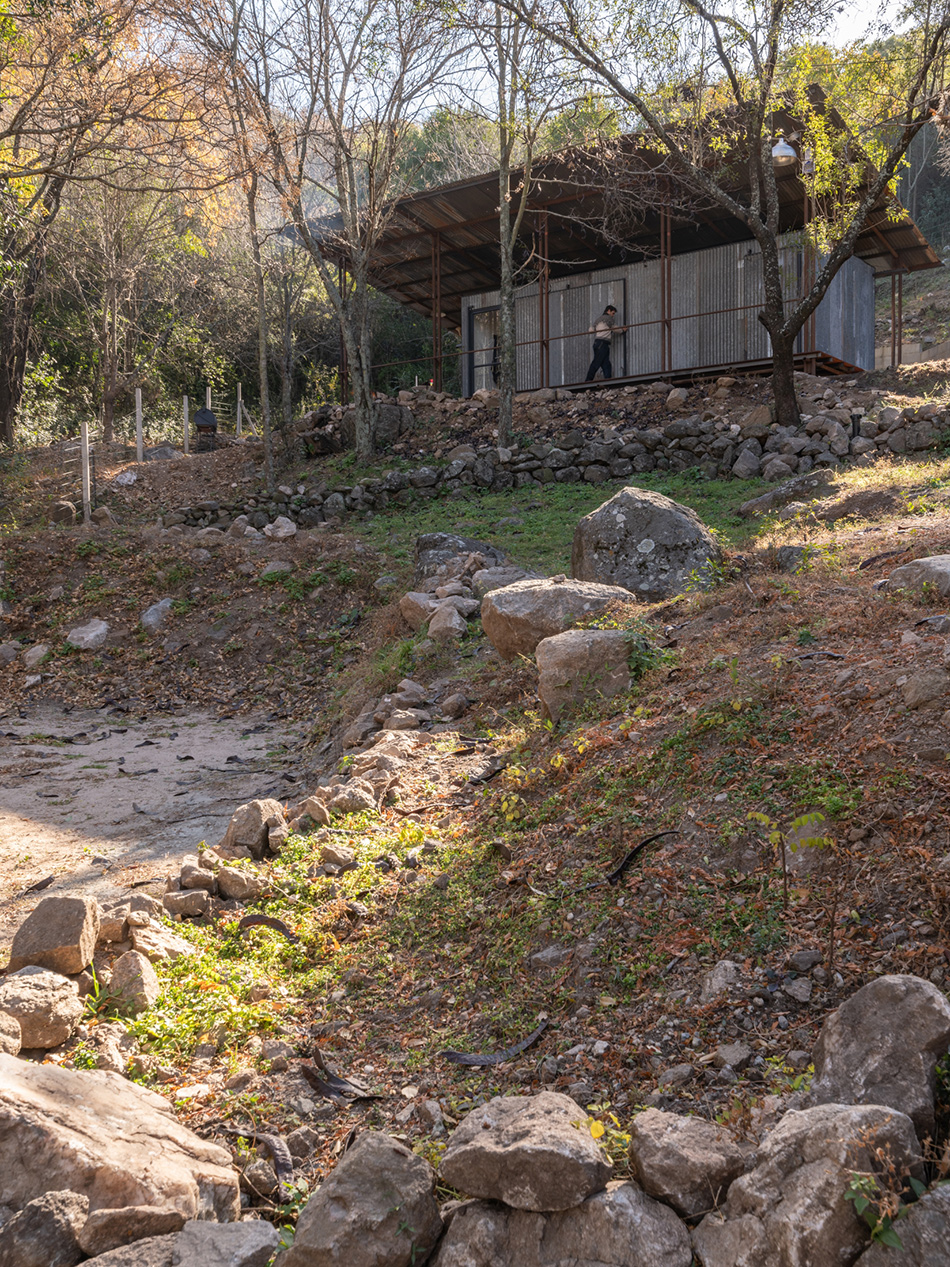 STC arquitectos refuge la paisanita cordoba argentina designboom