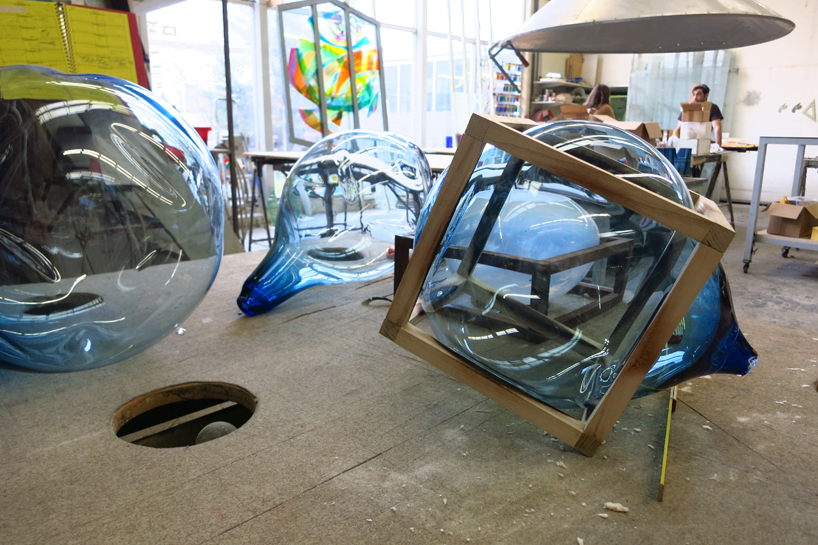 studio thier&vandaalen design glass blown cabinets for precious objects