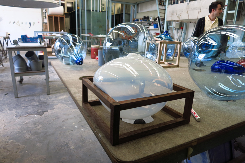 studio thier&vandaalen design glass blown cabinets for precious objects