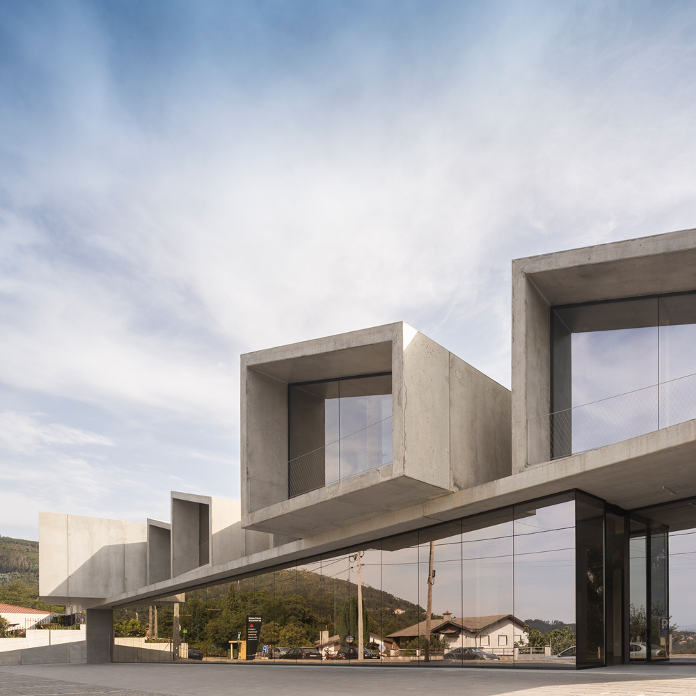 summary-prefab-collective-housing-building-vale-de-cambra-portugal-designboom-19