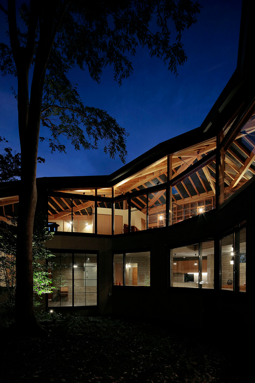 irregular-angled-phase-dance-residence-takeshi-hirobe-tree-japan-designboom-22
