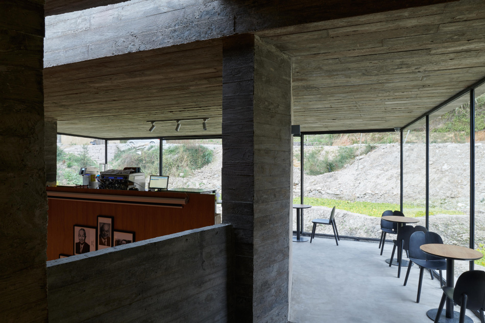 TAO xiadi paddy field bookstore librairie avant-garde designboom