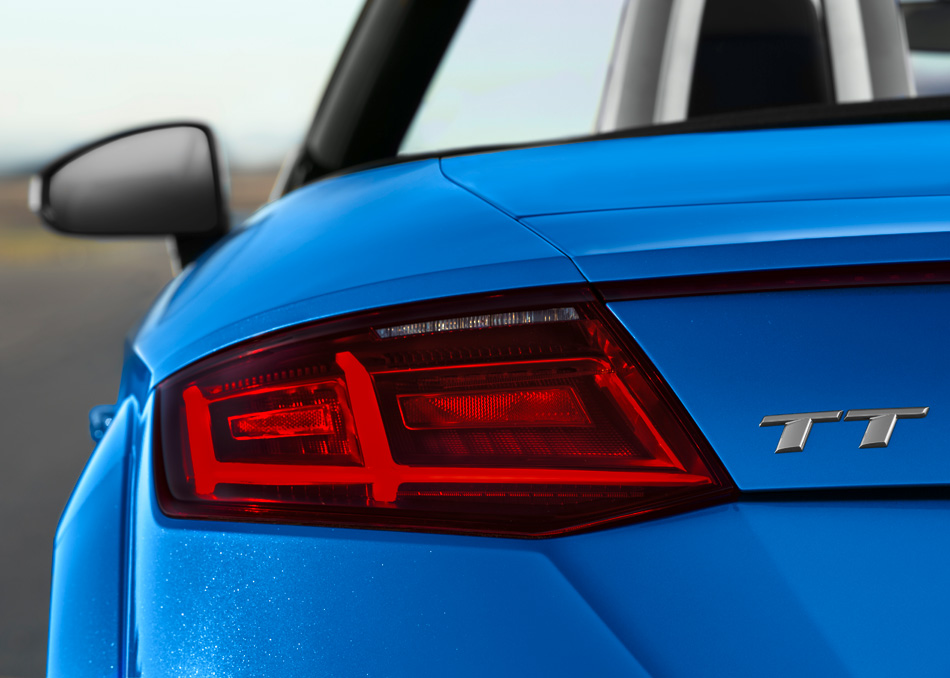 audi-tt-roadster-designboomg08