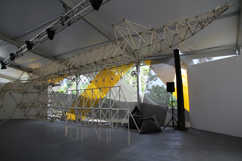 theo jansen\'s strandbeest interpreted by 3D printing at art basel miami beach