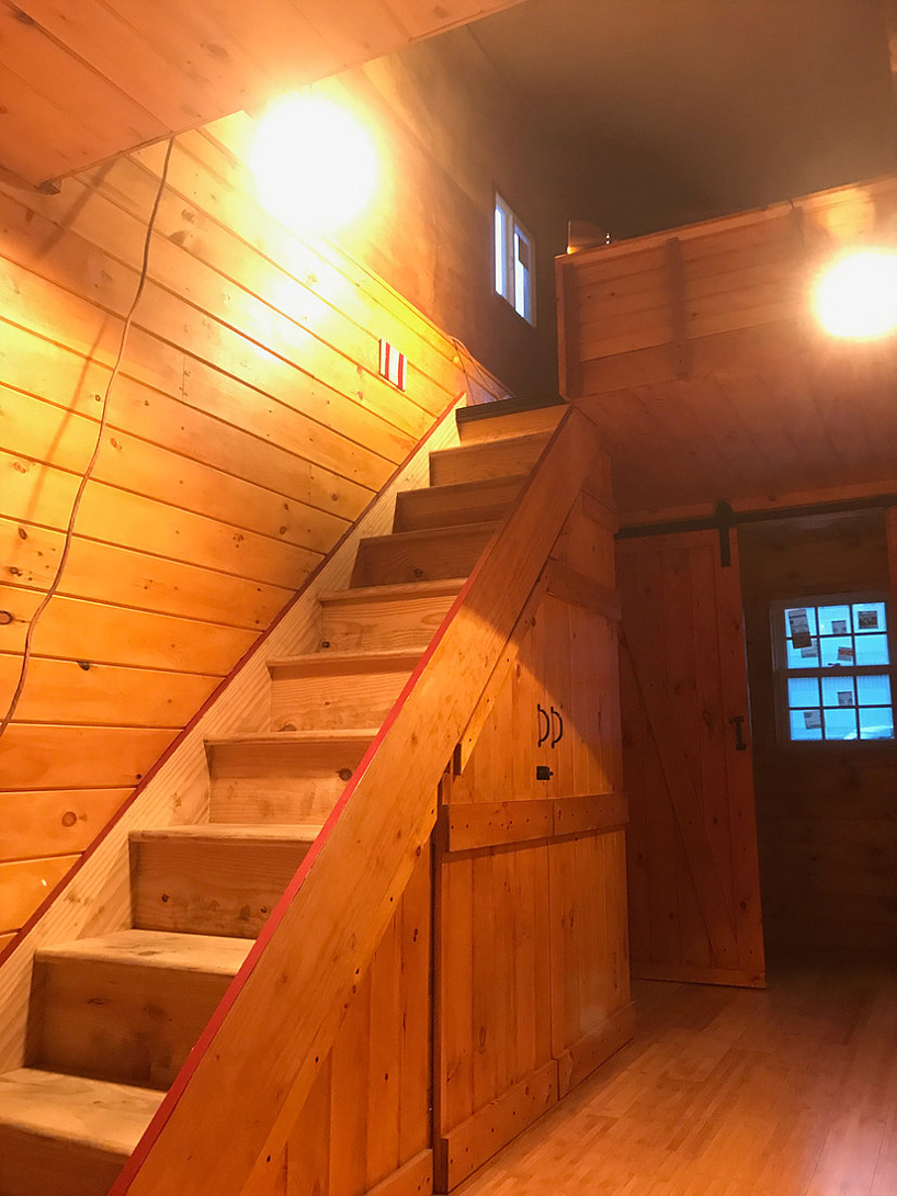 tiny-house-on-wheels-second-story-designboom-6