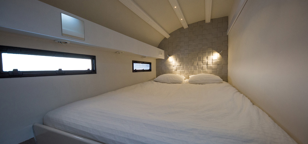 energy-observer-toyota-six-year-voyage-hydrogen-powered-designboom-3